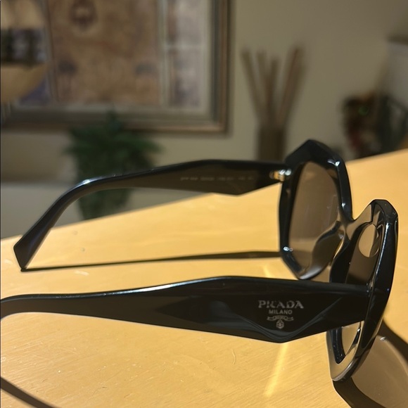 Prada Black Oversized Cat-Eye Glasses - Picture 3 of 13